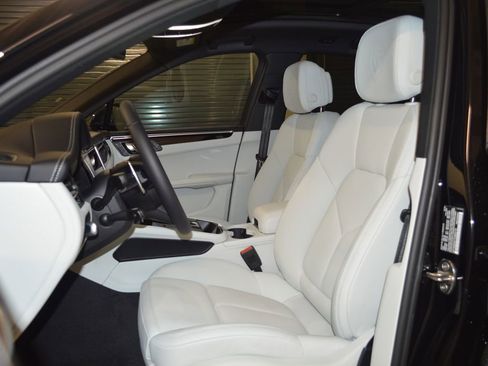 New 2026 Porsche Macan S image 16