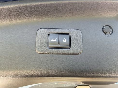 Used 2024 Nissan Armada Platinum w/ Captain's Chairs Package image 18