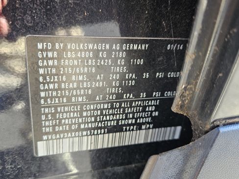 Used 2014 Volkswagen Tiguan S image 31