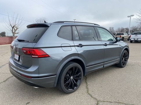 Used 2020 Volkswagen Tiguan SE R-Line image 4