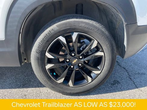 Used 2023 Chevrolet TrailBlazer LT FWD image 46