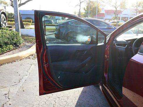 Used 2023 Toyota Corolla LE image 19