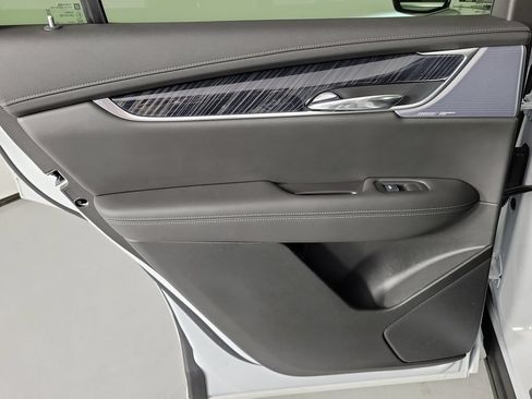Certified 2025 Cadillac XT6 Premium Luxury FWD image 14