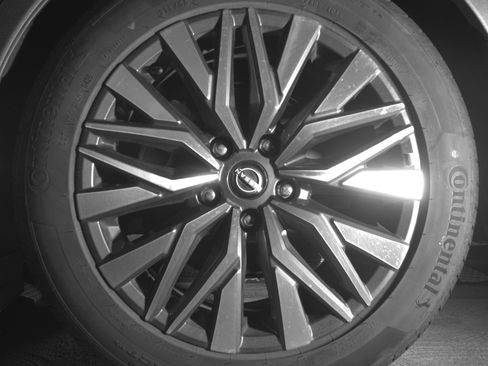 Used 2025 Nissan Altima 2.5 SV image 14