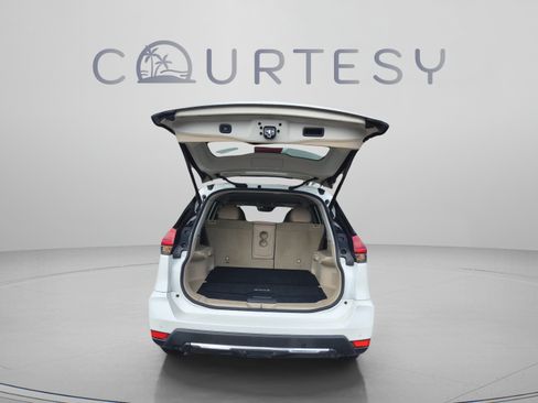Certified 2019 Nissan Rogue SV FWD image 13