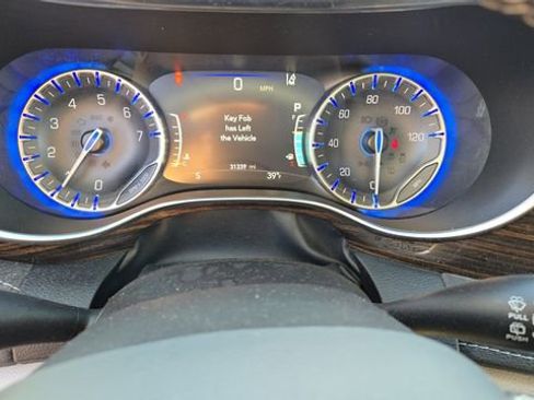 Certified 2022 Chrysler Pacifica Limited image 15