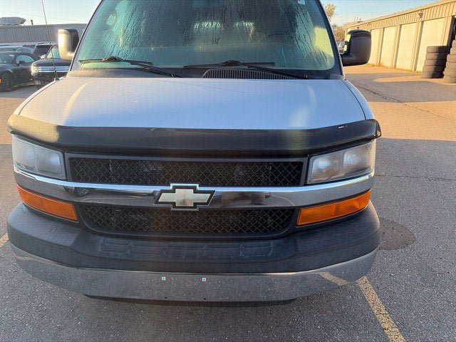 Used 2015 Chevrolet Express 2500 LT w/ LT Preferred Equipment Group RWD image 2