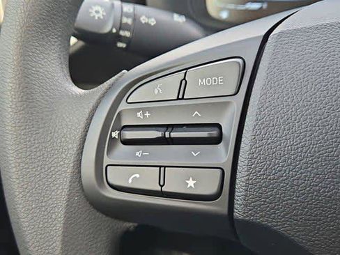 New 2026 Hyundai Venue SE image 22