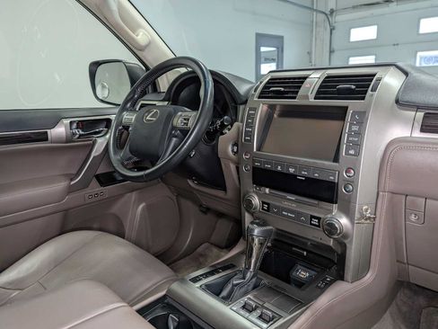 Used 2018 Lexus GX 460 w/ Navigation Package AWD/4WD image 46