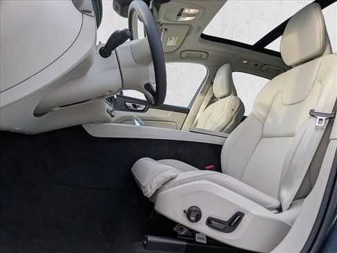 New 2026 Volvo XC60 B5 Ultra w/ Protection Package Premier image 4