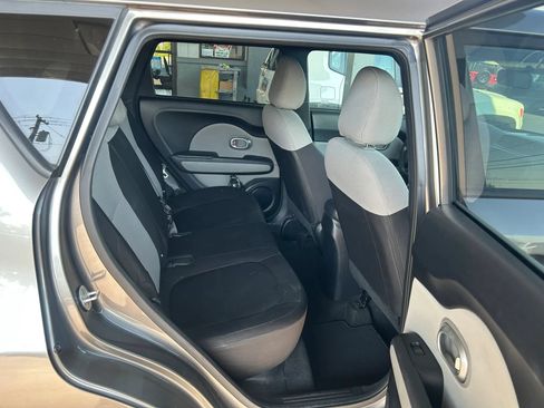 Used 2016 Kia Soul FWD image 4