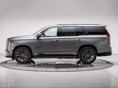 Used 2026 Cadillac Escalade V AWD/4WD image 2