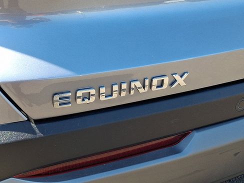 Used 2025 Chevrolet Equinox LT FWD image 30
