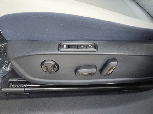 Used 2024 Volkswagen ID.4 S RWD image 5