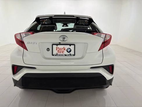 Used 2021 Toyota C-HR LE FWD image 4