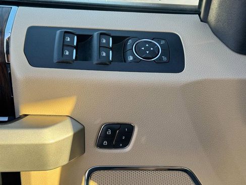 Used 2019 Ford F150 Lariat image 24