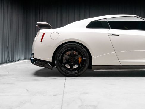 Used 2015 Nissan GT-R Premium AWD/4WD image 31