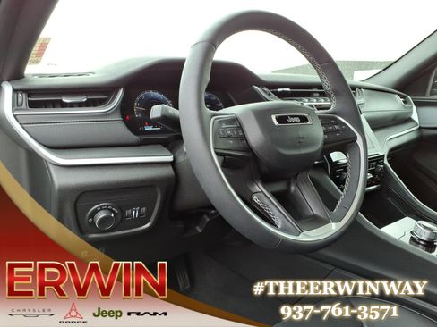 Certified 2024 Jeep Grand Cherokee Altitude image 14