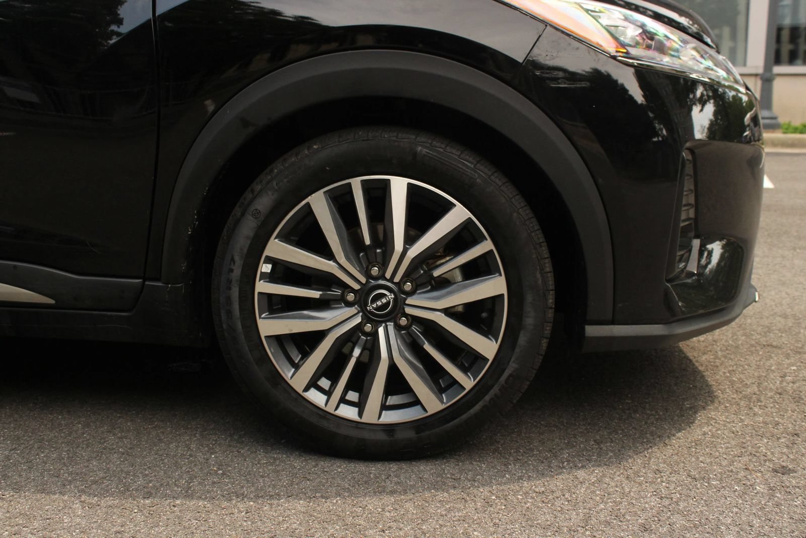 Used 2024 Nissan Kicks SR FWD image 4