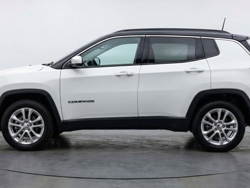 Used 2025 Jeep Compass Limited image 5