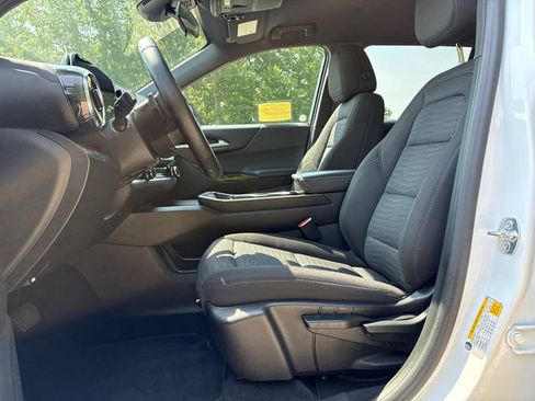 Used 2025 Chevrolet Equinox LT AWD/4WD image 34