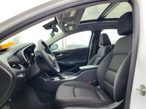 Used 2024 Chevrolet Malibu LT w/ Sport Edition image 9