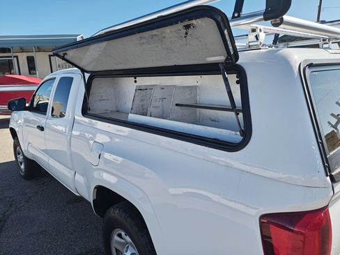 Used 2022 Toyota Tacoma SR AWD/4WD image 5