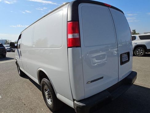 Used 2020 Chevrolet Express 2500 w/ Communications Package RWD image 3