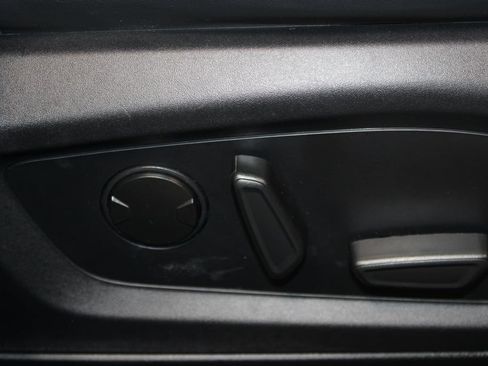 Used 2025 Ford Explorer ST-Line AWD/4WD image 31