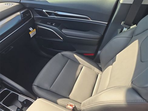 New 2025 Kia Telluride S image 16