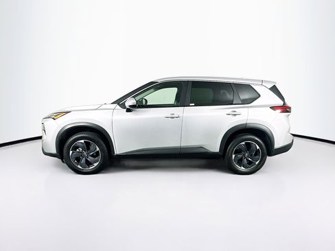 Used 2025 Nissan Rogue SV FWD image 4