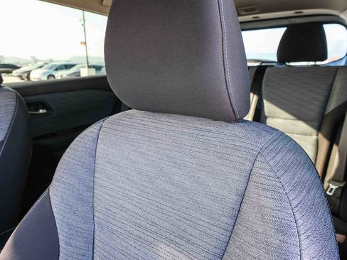 Used 2023 Nissan Rogue SV FWD image 22