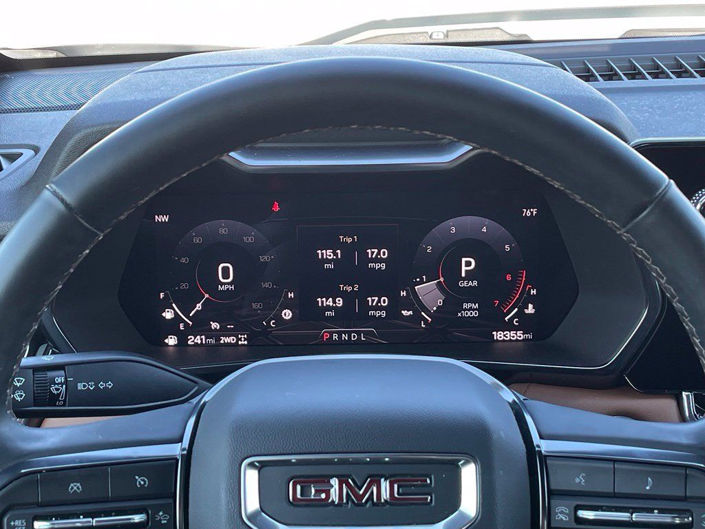 Used 2025 GMC Canyon AT4 w/ Nightfall Edition AWD/4WD image 15
