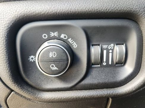 Used 2023 RAM 1500 Laramie AWD/4WD image 30