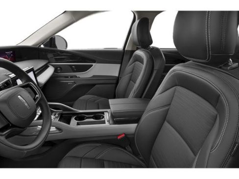 Used 2025 Lincoln Nautilus Premier w/ Equipment Group 102A AWD/4WD image 8