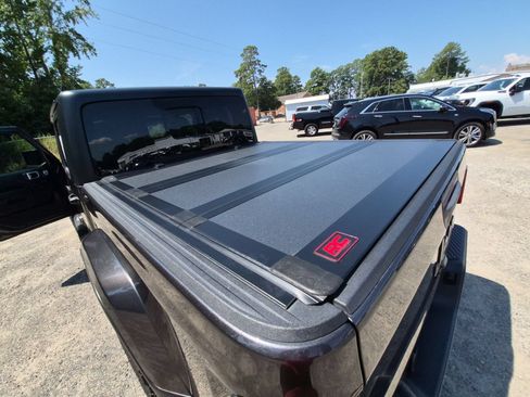 Used 2024 Jeep Gladiator Sport AWD/4WD image 36