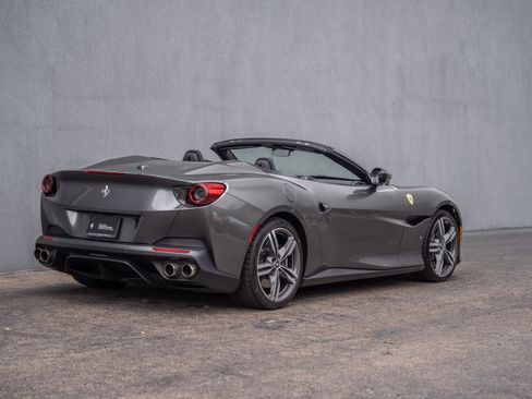 Used 2020 Ferrari Portofino RWD image 5