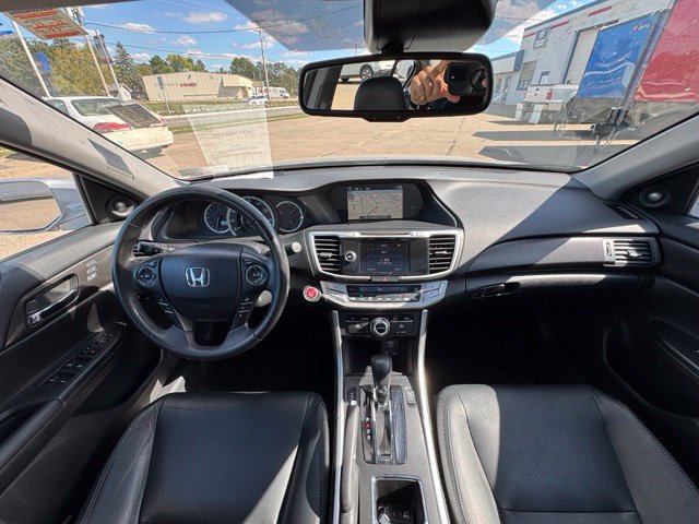 Used 2014 Honda Accord Touring image 16