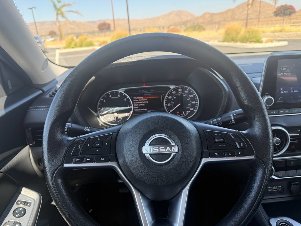 Used 2024 Nissan Sentra SV FWD image 17