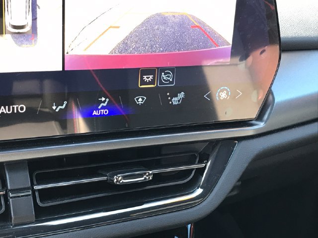Used 2025 Chevrolet Equinox EV RS FWD image 14