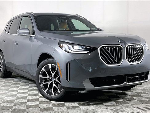 Used 2026 BMW X3 xDrive30i w/ Premium Package AWD/4WD image 2