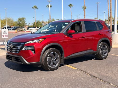 Certified 2024 Nissan Rogue SV w/ SV Premium Package FWD image 2
