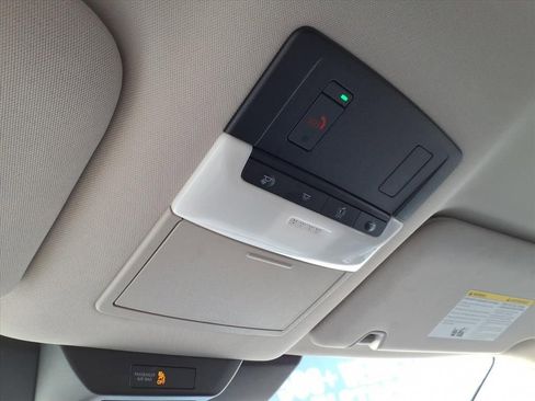 Used 2025 Nissan Pathfinder SV image 25