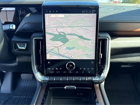 New 2026 GMC Yukon XL Denali w/ Denali Reserve Package image 14