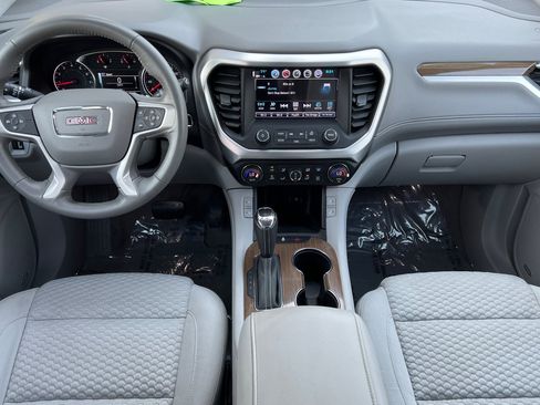 Used 2018 GMC Acadia SLE image 10