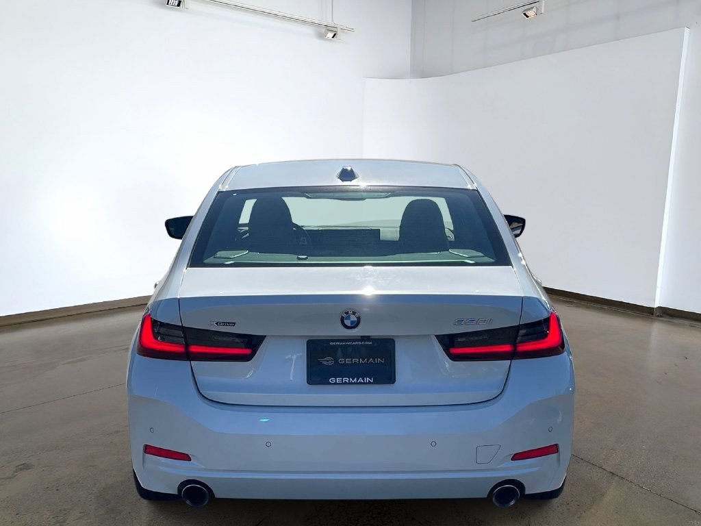 Used 2024 BMW 330i xDrive Sedan w/ Premium Package AWD/4WD image 5