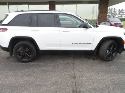 Used 2023 Jeep Grand Cherokee Limited w/ Black Appearance Package