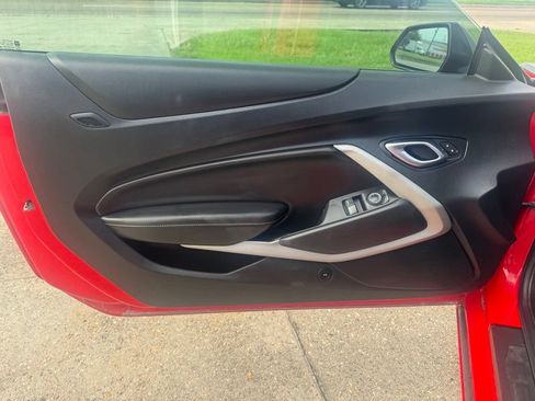 Used 2018 Chevrolet Camaro SS RWD image 9