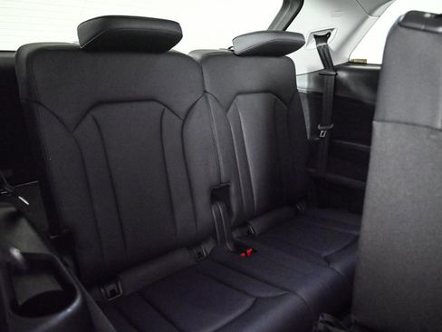Used 2022 Audi Q7 3.0T Premium image 22
