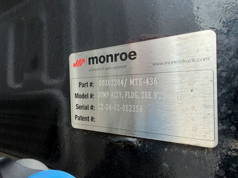Used 2024 Ford F550 4x4 Regular Cab Super Duty image 3